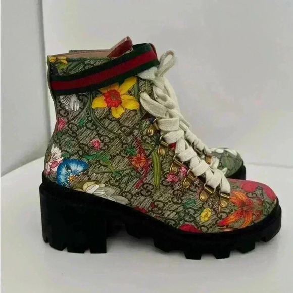 Like New Gucci made in Italy size 37.5 - Picture 5 of 9